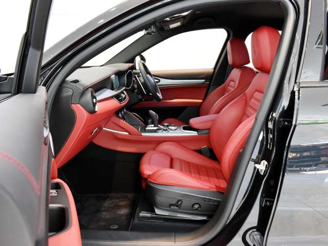 アルファロメオ ステルヴィオ ２．０ ターボ Ｑ４ ヴェローチェ ４ＷＤ R4年 (関東) 99