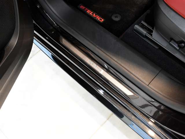 アルファロメオ ステルヴィオ ２．０ ターボ Ｑ４ ヴェローチェ ４ＷＤ R4年 (関東) 99