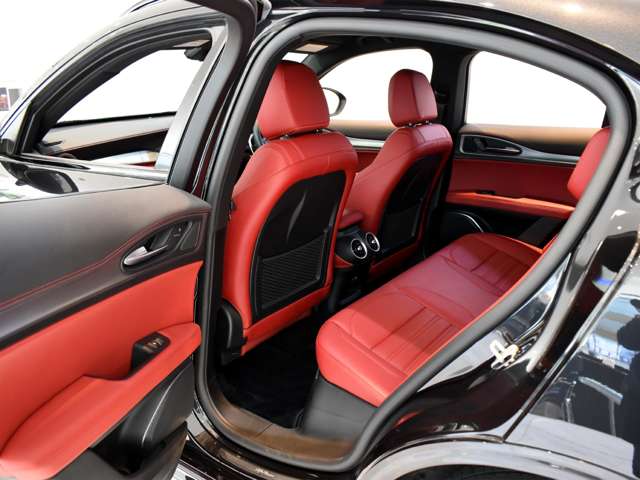 アルファロメオ ステルヴィオ ２．０ ターボ Ｑ４ ヴェローチェ ４ＷＤ R4年 (関東) 99