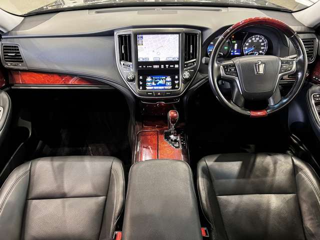 トヨタ クラウンマジェスタ　ハイブリッド ３．５ Ｆバージョン H27年 (関東) 99