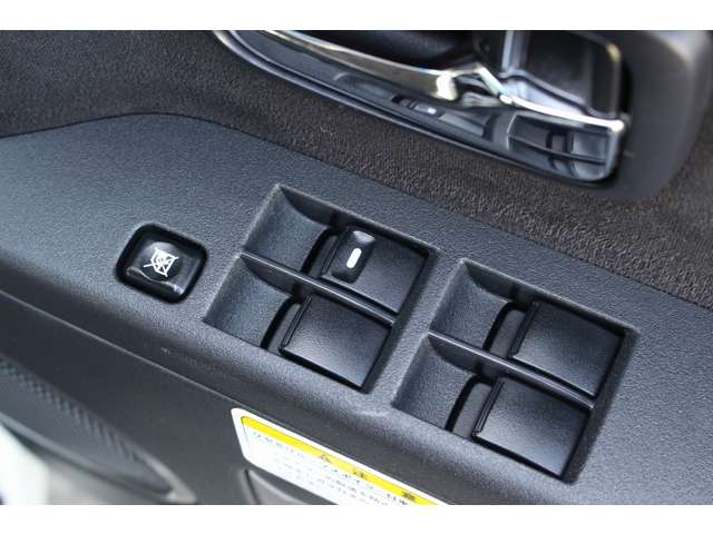 三菱 デリカ　Ｄ：５ ２．２ Ｄ パワーパッケージ ディーゼルターボ ４ＷＤ H25年 (関東) 99