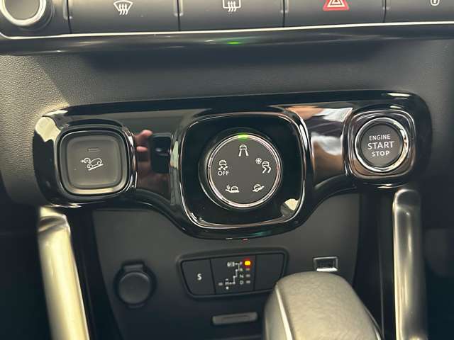 シトロエン Ｃ３　エアクロス　ＳＵＶ シャイン パック ブルーＨＤＩ ディーゼルターボ R5年 (中国) 99