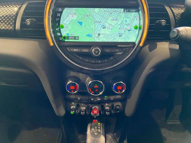 ミニ ミニ クーパーＳＤ ５ドア R1年 (九州・沖縄) 99