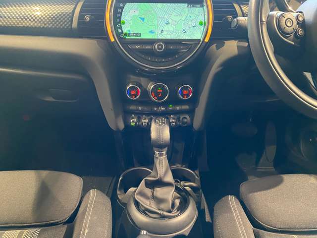 ミニ ミニ クーパーＳＤ ５ドア R1年 (九州・沖縄) 99