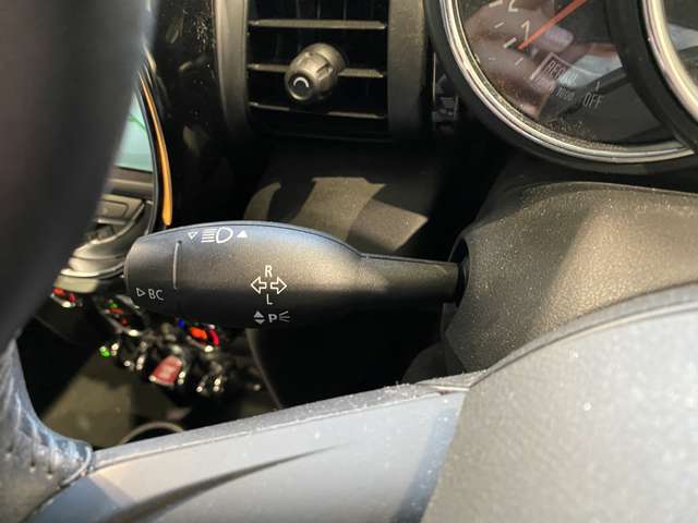 ミニ ミニ クーパーＳＤ ５ドア R1年 (九州・沖縄) 99