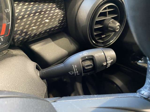 ミニ ミニ クーパーＳＤ ５ドア R1年 (九州・沖縄) 99