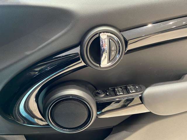 ミニ ミニ クーパーＳＤ ５ドア R1年 (九州・沖縄) 99