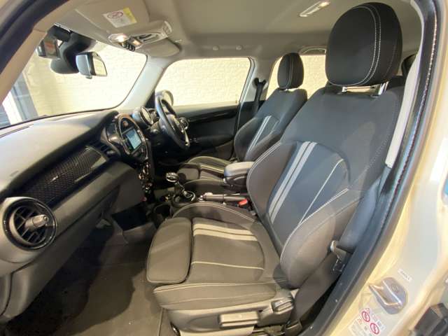 ミニ ミニ クーパーＳＤ ５ドア R1年 (九州・沖縄) 99