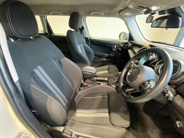 ミニ ミニ クーパーＳＤ ５ドア R1年 (九州・沖縄) 99