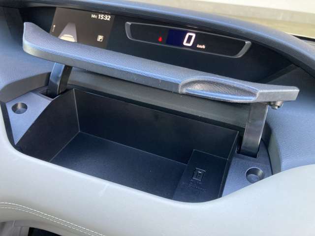 日産 セレナ ２．０ Ｇ ４ＷＤ H28年 (東北) 99