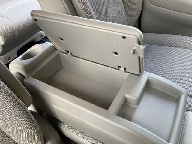 日産 セレナ ２．０ Ｇ ４ＷＤ H28年 (東北) 99