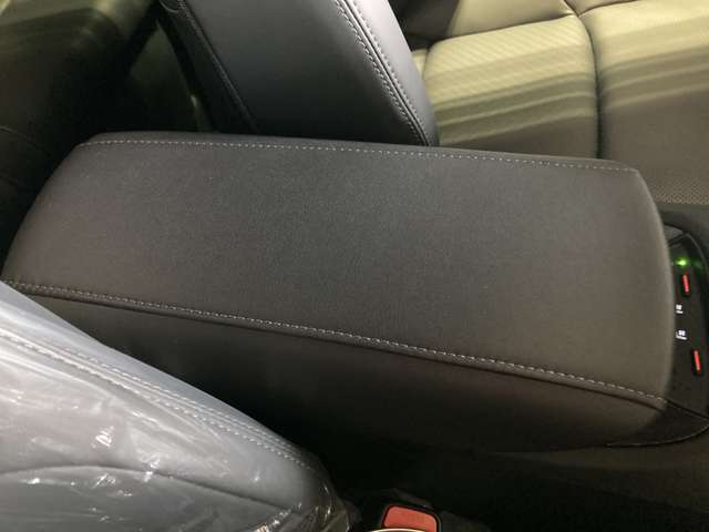 トヨタ ハリアー　ハイブリッド ２．５ ハイブリッド Ｅ－ＦＯＵＲ Ｚ レザーパッケージ ４ＷＤ R6年 (東北) 99