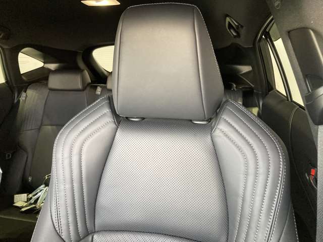 トヨタ ハリアー　ハイブリッド ２．５ ハイブリッド Ｅ－ＦＯＵＲ Ｚ レザーパッケージ ４ＷＤ R6年 (東北) 99