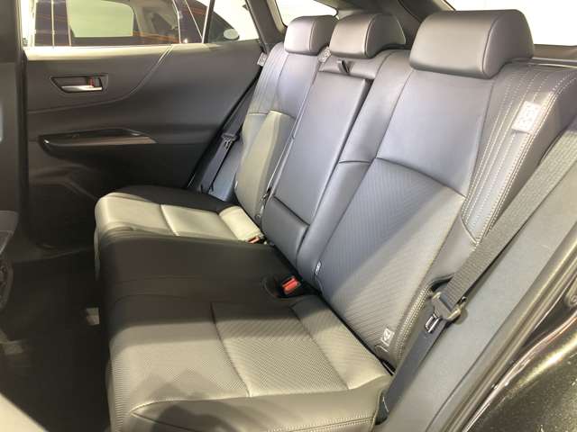 トヨタ ハリアー　ハイブリッド ２．５ ハイブリッド Ｅ－ＦＯＵＲ Ｚ レザーパッケージ ４ＷＤ R6年 (東北) 99