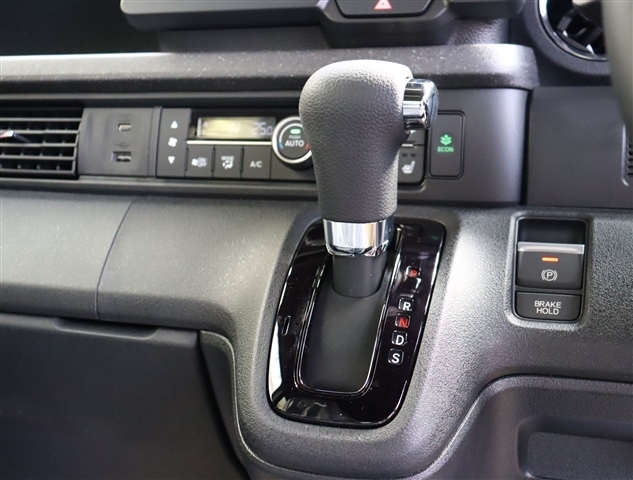 ホンダ Ｎ　ＢＯＸ カスタム ６６０ ターボ R6年 (関東) 99