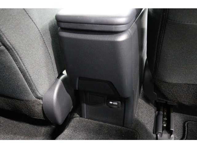 トヨタ プリウス ２．０ Ｇ R5年 (東海) 99