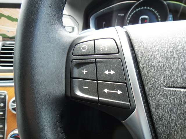 ボルボ ＸＣ６０ Ｄ４　クラシック H28年 (東北) 99