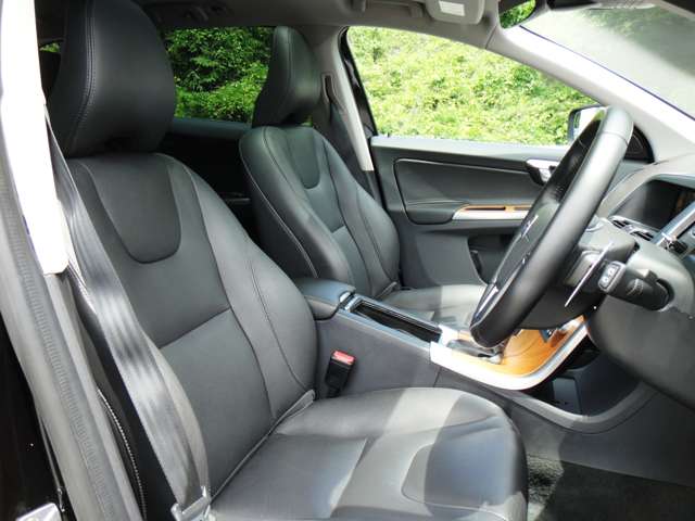 ボルボ ＸＣ６０ Ｄ４　クラシック H28年 (東北) 99