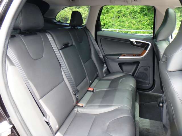 ボルボ ＸＣ６０ Ｄ４　クラシック H28年 (東北) 99