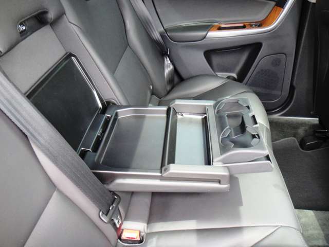 ボルボ ＸＣ６０ Ｄ４　クラシック H28年 (東北) 99