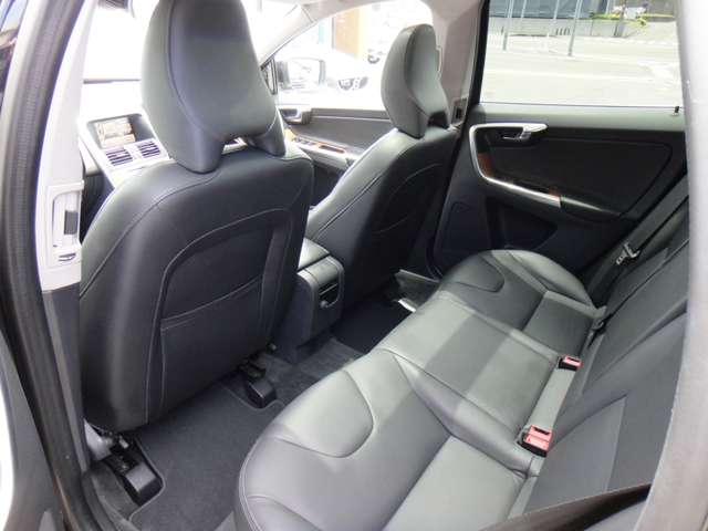 ボルボ ＸＣ６０ Ｄ４　クラシック H28年 (東北) 99