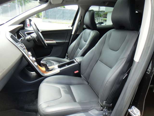 ボルボ ＸＣ６０ Ｄ４　クラシック H28年 (東北) 99