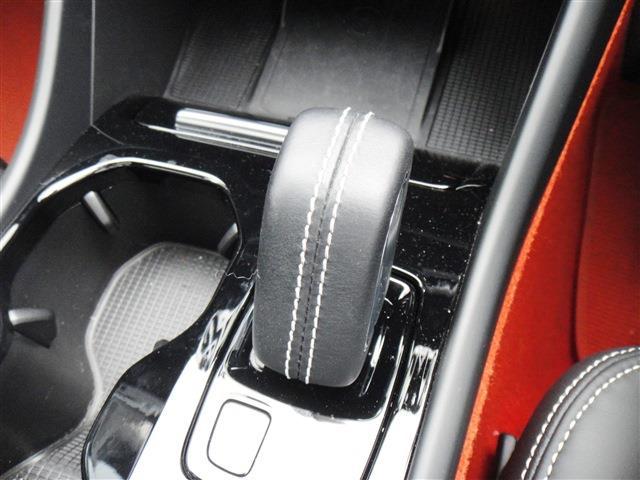 ボルボ ＸＣ４０ Ｔ４ ＡＷＤ Ｒデザイン ４ＷＤ R2年 (東北) 99