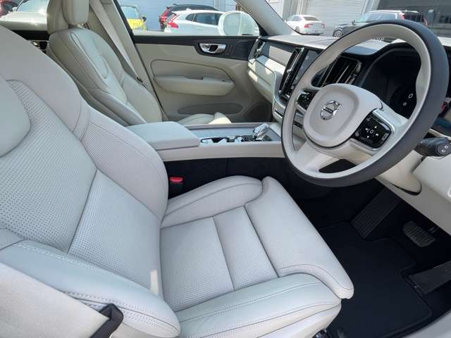 ボルボ ＸＣ６０ アルティメット Ｂ５ ＡＷＤ ４ＷＤ R5年 (東北) 99