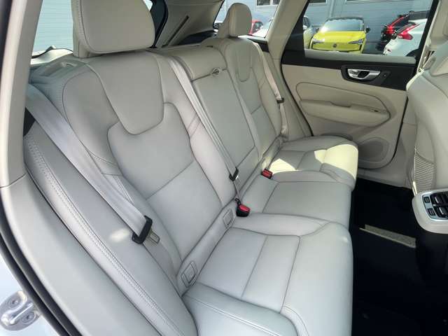 ボルボ ＸＣ６０ アルティメット Ｂ５ ＡＷＤ ４ＷＤ R5年 (東北) 99