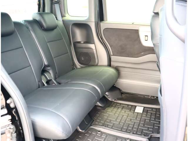 ホンダ Ｎ　ＢＯＸ カスタム ６６０ Ｌ ターボ スタイルプラス ブラック R4年 (関東) 99