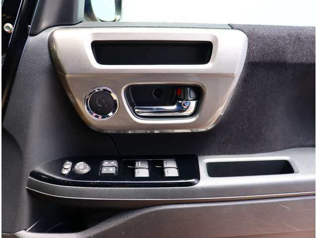 ホンダ Ｎ　ＢＯＸ カスタム ６６０ Ｌ ターボ スタイルプラス ブラック R4年 (関東) 99