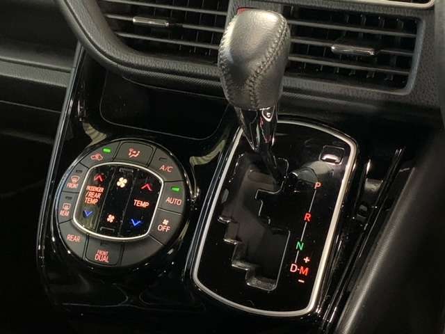 トヨタ ノア ２．０ ＳＩ ＷＸＢ H30年 (東北) 99