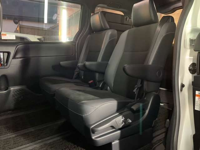 トヨタ ノア ２．０ ＳＩ ＷＸＢ H30年 (東北) 99