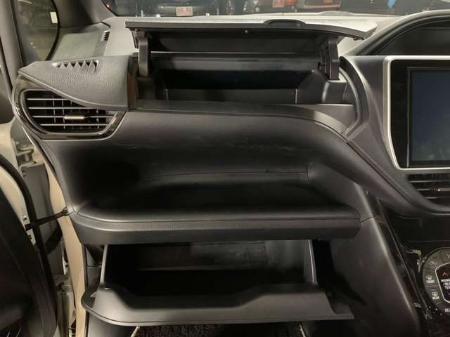 トヨタ ノア ２．０ ＳＩ ＷＸＢ H30年 (東北) 99