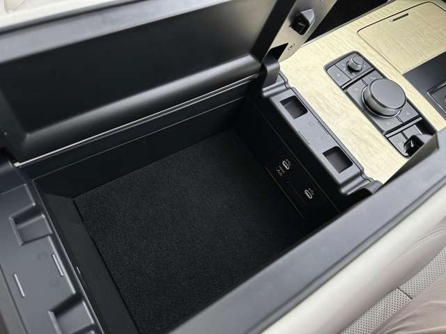 マツダ ＣＸ−６０ ３．３ ＸＤハイブリッド プレミアム モダン ディーゼルターボ ４ＷＤ R4年 (近畿) 99