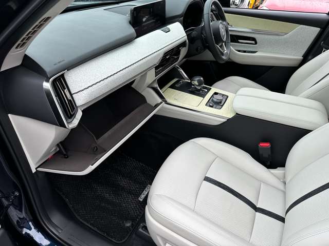 マツダ ＣＸ−６０ ３．３ ＸＤハイブリッド プレミアム モダン ディーゼルターボ ４ＷＤ R4年 (近畿) 99