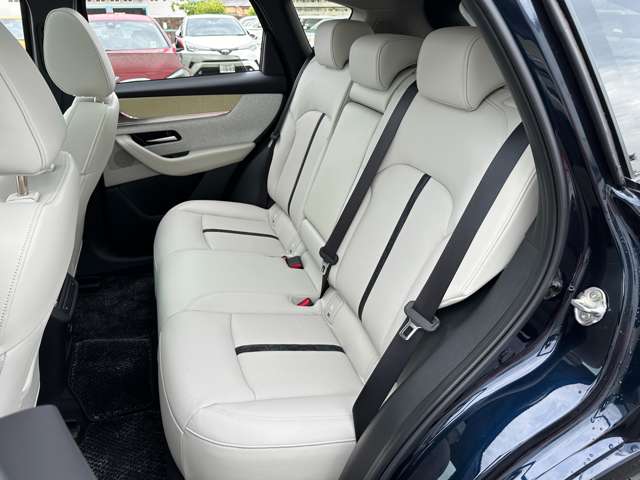 マツダ ＣＸ−６０ ３．３ ＸＤハイブリッド プレミアム モダン ディーゼルターボ ４ＷＤ R4年 (近畿) 99