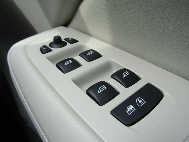 ボルボ Ｓ６０ アルティメット　Ｂ４ R5年 (関東) 99