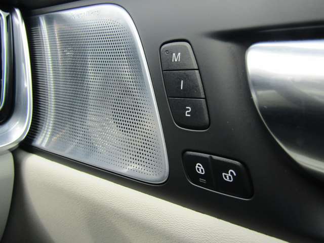 ボルボ Ｓ６０ アルティメット　Ｂ４ R5年 (関東) 99