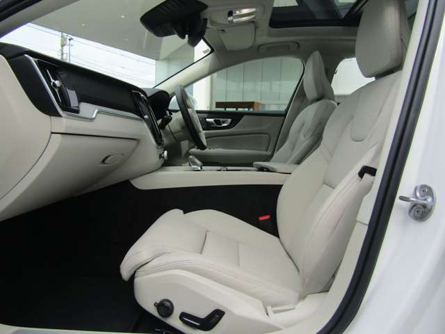 ボルボ Ｓ６０ アルティメット　Ｂ４ R5年 (関東) 99