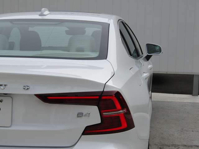 ボルボ Ｓ６０ アルティメット　Ｂ４ R5年 (関東) 99