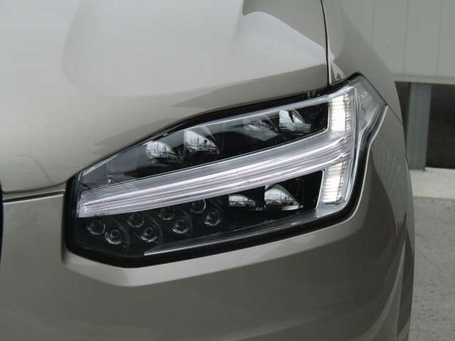 ボルボ ＸＣ９０ リチャージ アルティメット Ｔ８ ＡＷＤ プラグイン ハイブリッド ４ＷＤ R4年 (関東) 99