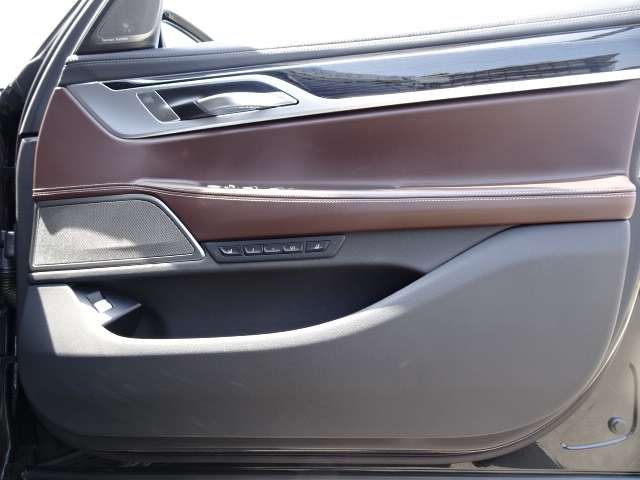 ＢＭＷ ７シリーズ ７５０ＬＩ Ｘドライブ Ｍスポーツ ４ＷＤ R2年 (近畿) 99