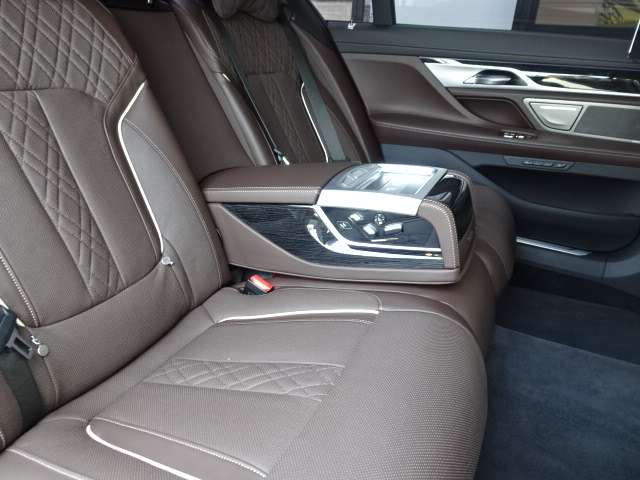 ＢＭＷ ７シリーズ ７５０ＬＩ Ｘドライブ Ｍスポーツ ４ＷＤ R2年 (近畿) 99