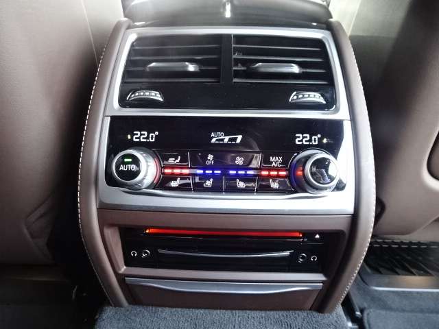 ＢＭＷ ７シリーズ ７５０ＬＩ Ｘドライブ Ｍスポーツ ４ＷＤ R2年 (近畿) 99