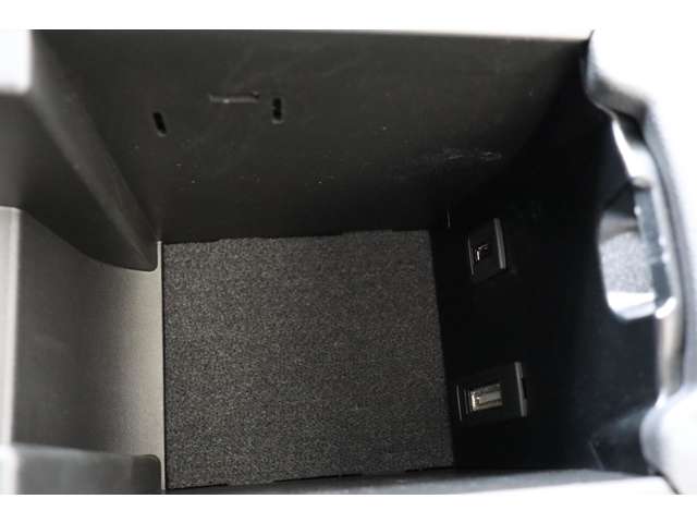 メルセデスベンツ Ｂクラス Ｂ１８０　ブルーエフィシェンシー H25年 (近畿) 99