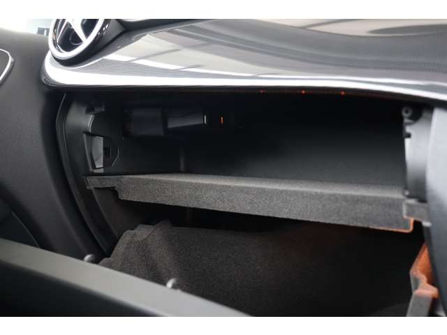 メルセデスベンツ Ｂクラス Ｂ１８０　ブルーエフィシェンシー H25年 (近畿) 99