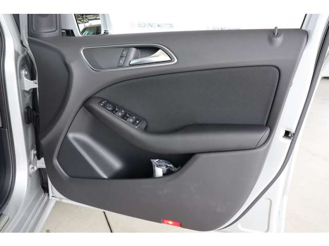 メルセデスベンツ Ｂクラス Ｂ１８０　ブルーエフィシェンシー H25年 (近畿) 99