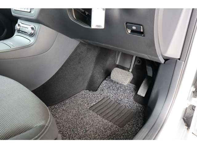 メルセデスベンツ Ｂクラス Ｂ１８０　ブルーエフィシェンシー H25年 (近畿) 99