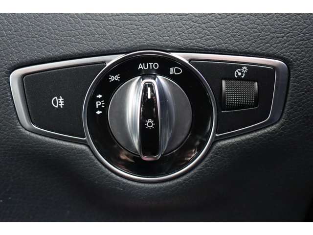 メルセデスベンツ Ｅクラスワゴン Ｅ２２０Ｄ アバンギャルド スポーツ（本革仕様） ディーゼルターボ H29年 (近畿) 99